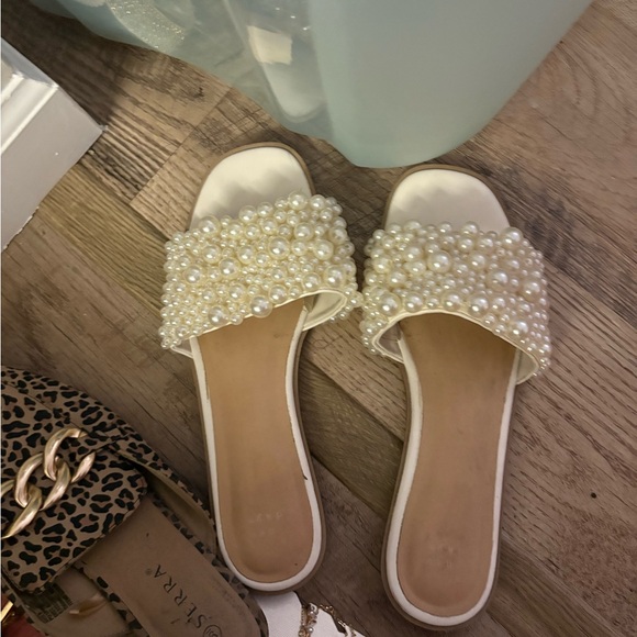 Chic Pearl Embellished Cream Slide Sandals - Picture 1 of 1